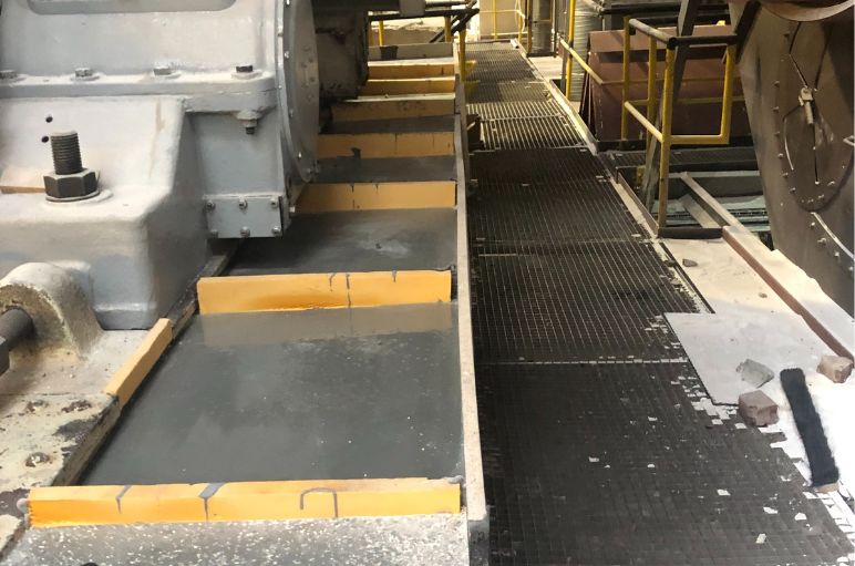 Placa de pavimento preparada com vigas de madeira