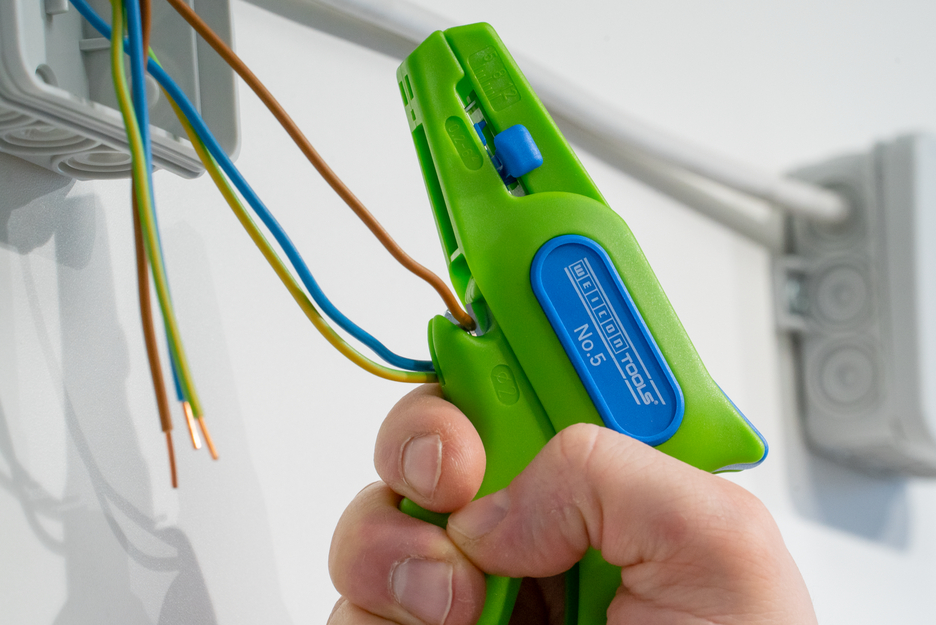Wire Stripper No. 5 Green Line | ferramenta de descarne sustentável I para todos os condutores trançados e sólidos comuns, intervalo de trabalho 0,2 - 6,0 mm²