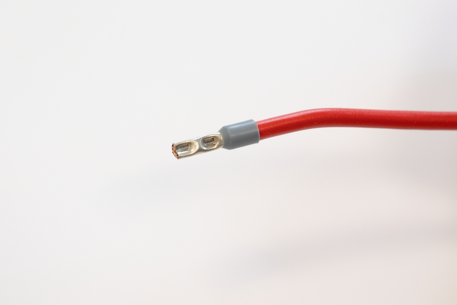 Electrician Scissors XL | pega com diâmetro grande para mãos pequenas e grandes, permitindo máxima transmissão de potência e uso seguro
