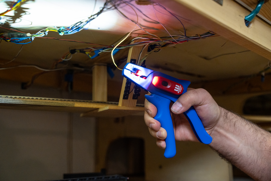 Descarnador de Isolamentos Nº 5 | para todos os condutores trançados e sólidos comuns I intervalo de trabalho 0,2 - 6,0 mm²