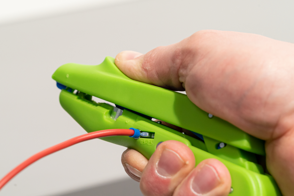 Duo-Crimp No. 300 Green Line | ferramenta de descarne sustentável I para descarnar e cravar I intervalo de trabalho 0,5 mm² - 6,0 mm²