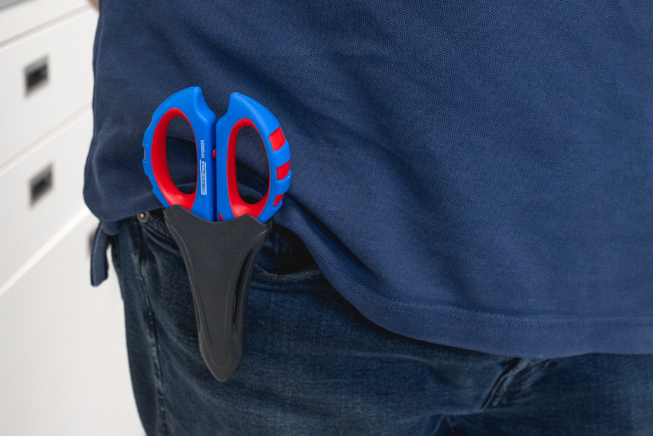 Electrician Scissors XL | pega com diâmetro grande para mãos pequenas e grandes, permitindo máxima transmissão de potência e uso seguro