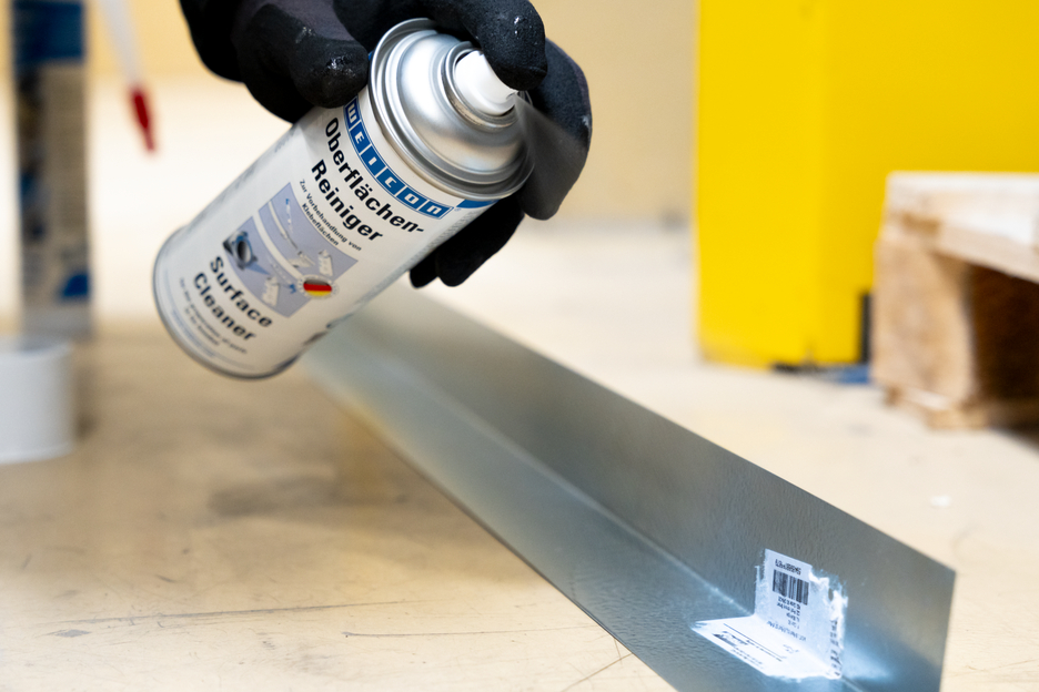 Spray de Limpeza de Superfícies | Para o pré-tratamento das superfícies a colar
