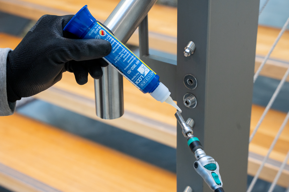 WEICONLOCK® AN 302-50 Fixador de Roscas e de Pinos Roscados | resistência elevada, viscosidade média
