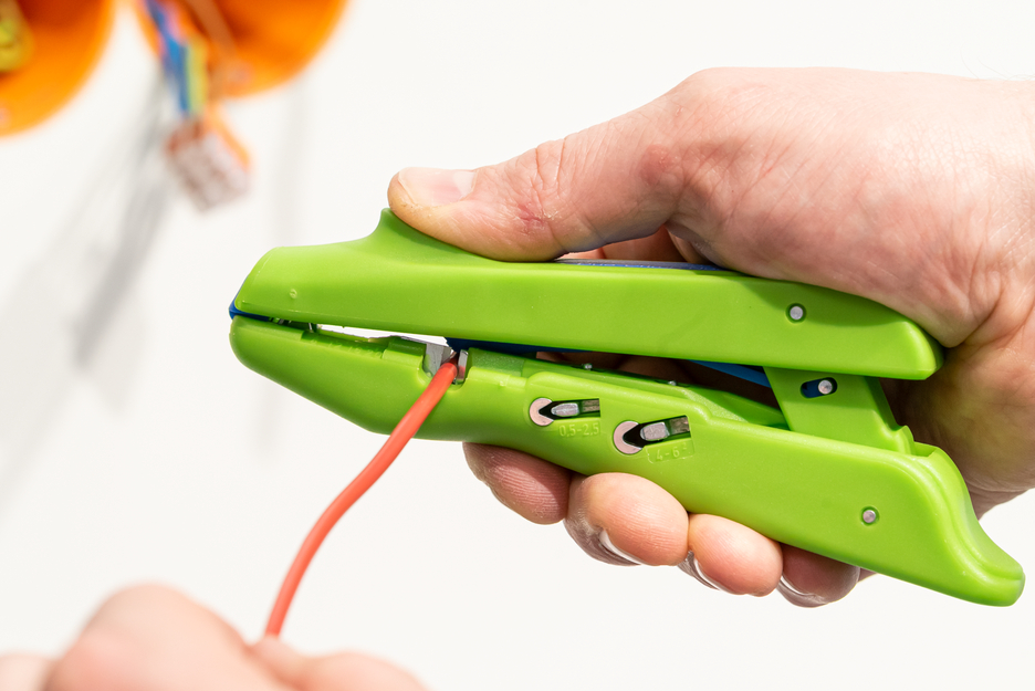 Duo-Crimp No. 300 Green Line | ferramenta de descarne sustentável I para descarnar e cravar I intervalo de trabalho 0,5 mm² - 6,0 mm²