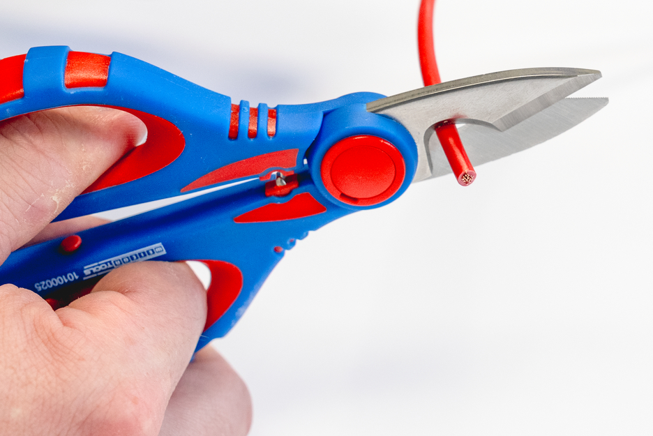 Electrician Scissors XL | pega com diâmetro grande para mãos pequenas e grandes, permitindo máxima transmissão de potência e uso seguro