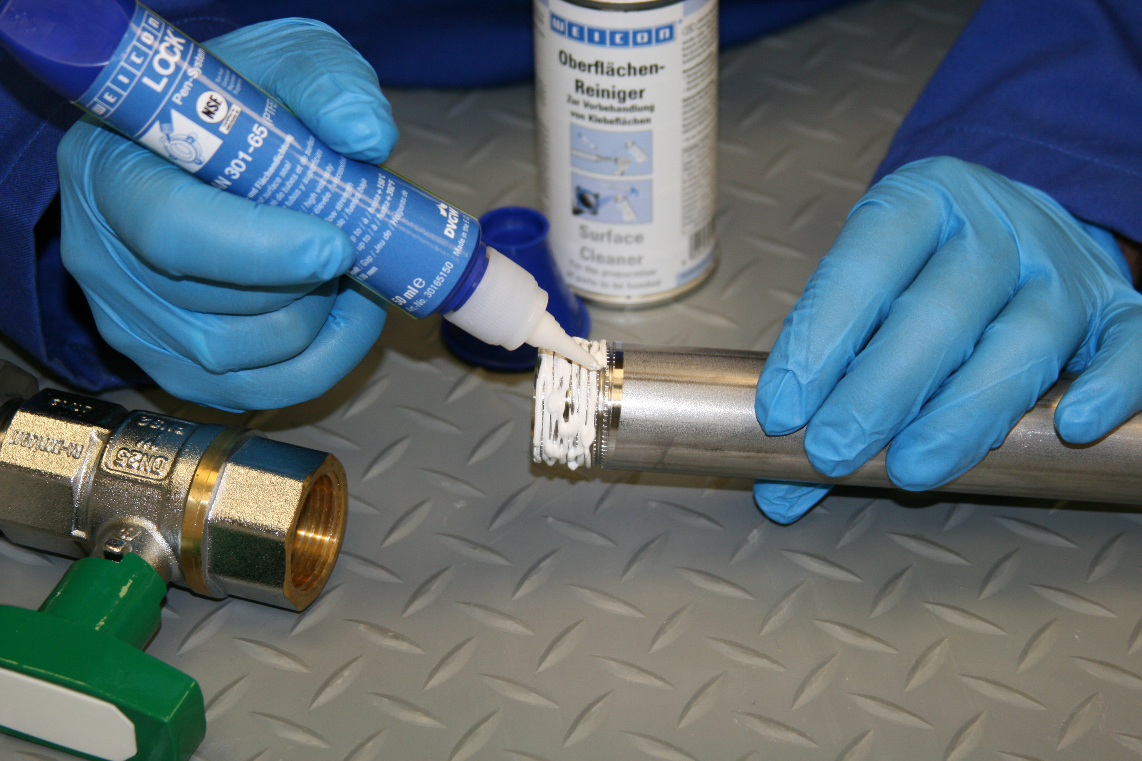 WEICONLOCK® AN 301-65 Vedante de Tubos e Flanges | com PTFE, resistência média, com aprovação para água potável