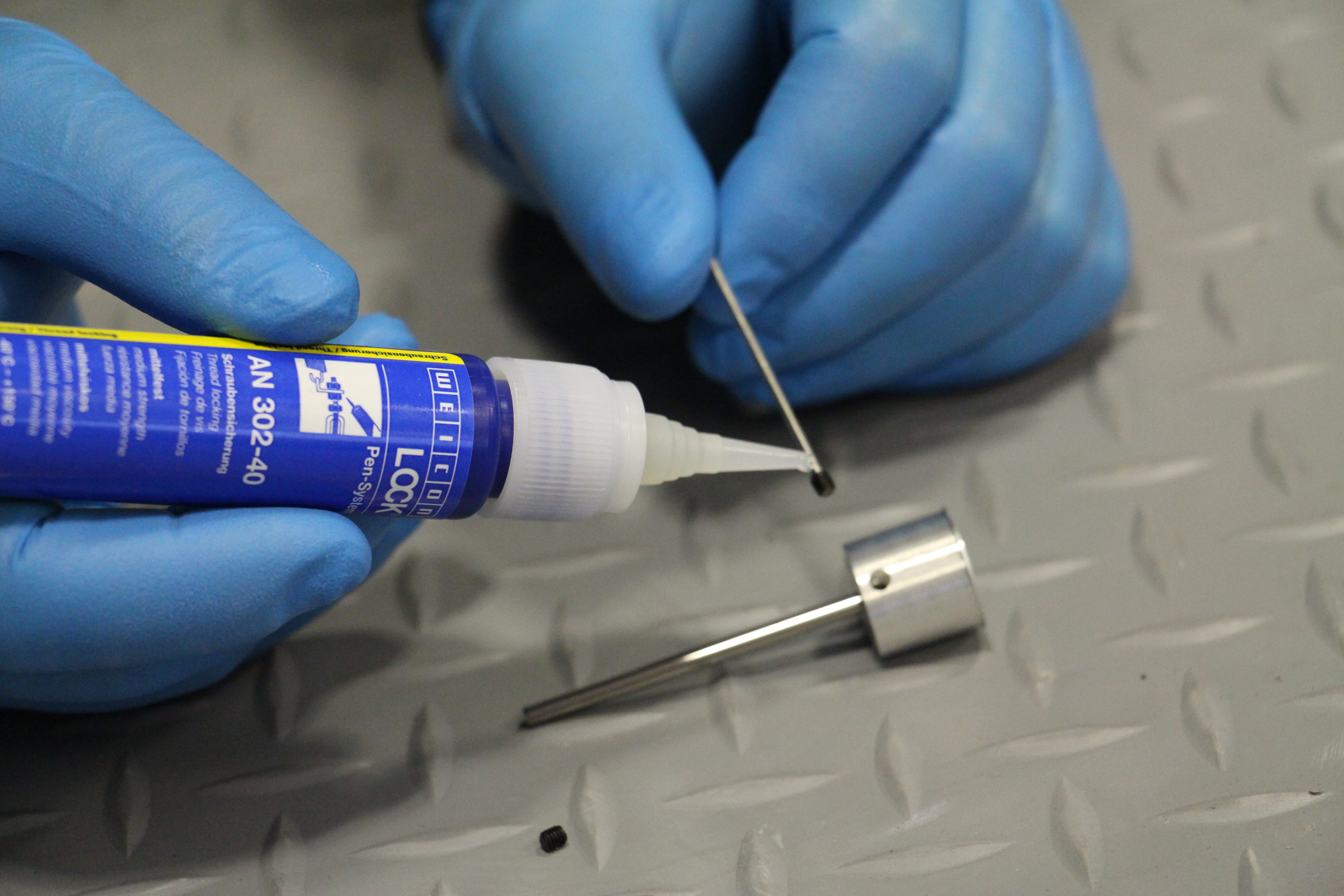WEICONLOCK® AN 302-40 Fixador de Parafusos | resistência média, aprovação DVGW