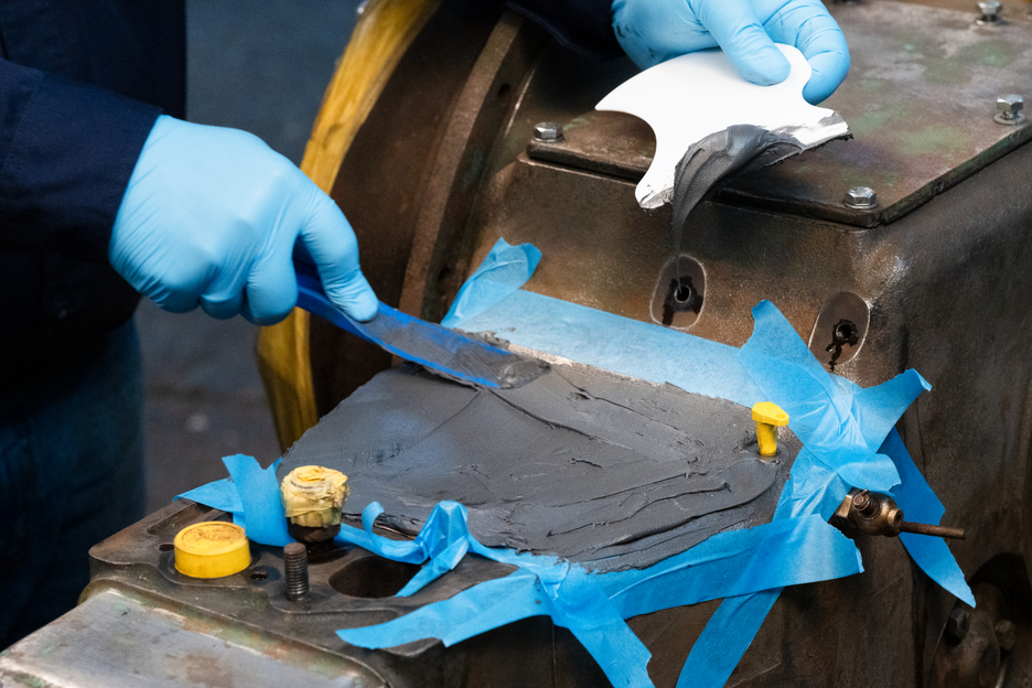 WEICON HB 300 | sistema de resina epóxi resistente a temperaturas elevadas para reparações e moldagem