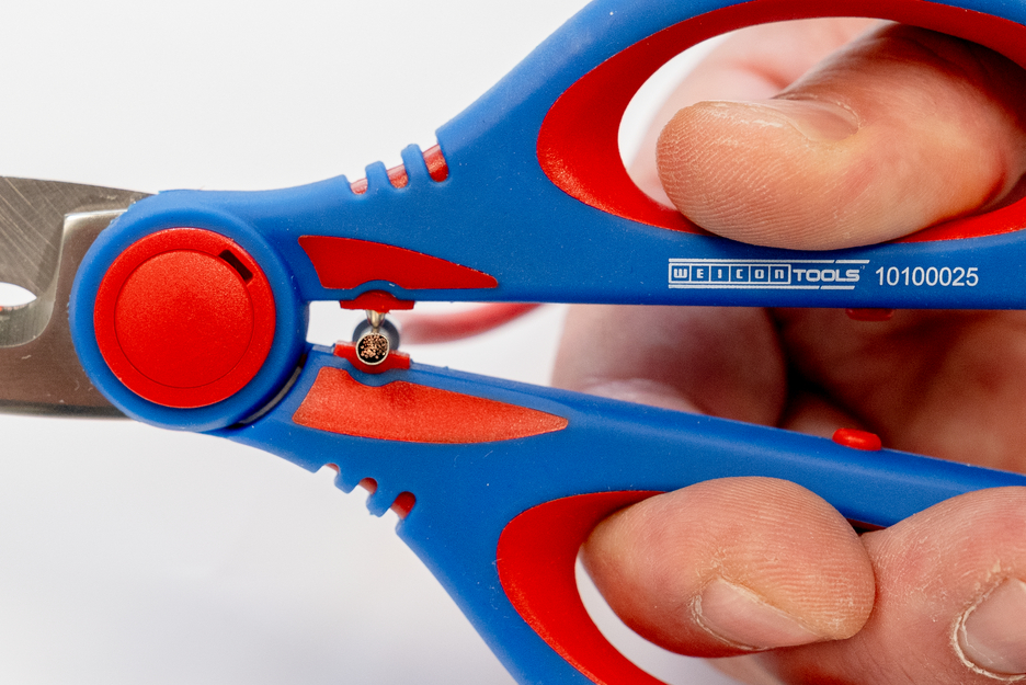 Electrician Scissors XL | pega com diâmetro grande para mãos pequenas e grandes, permitindo máxima transmissão de potência e uso seguro