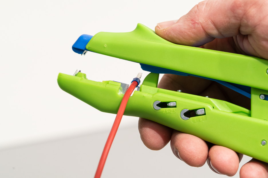 Duo-Crimp No. 300 Green Line | ferramenta de descarne sustentável I para descarnar e cravar I intervalo de trabalho 0,5 mm² - 6,0 mm²