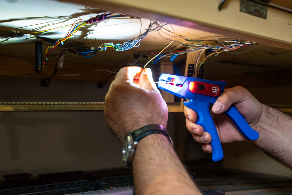 Descarnador de Isolamentos Nº 5 | para todos os condutores trançados e sólidos comuns I intervalo de trabalho 0,2 - 6,0 mm²