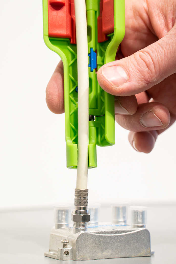 Coax-Stripper No 1 F Plus Green Line - adequado para conectores de parafuso F | ferramenta de descarne sustentável I para descarnar e retirar cabos coaxiais, incluindo auxiliar de destorcer