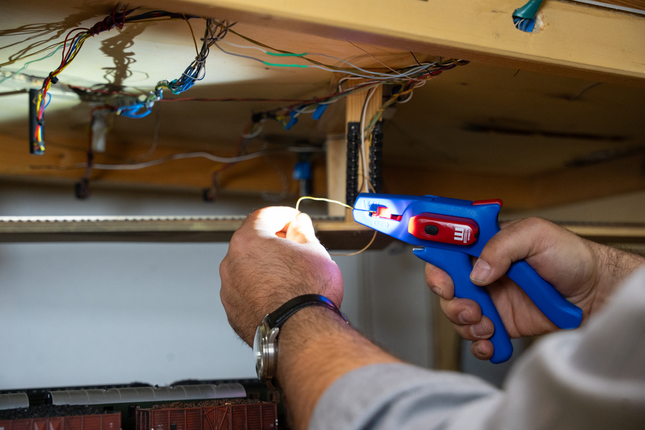 Descarnador de Isolamentos Nº 5 | para todos os condutores trançados e sólidos comuns I intervalo de trabalho 0,2 - 6,0 mm²
