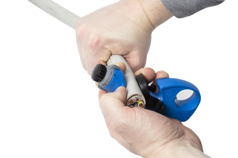 Descarnador de cabos nº 4-29 em espiral | corte redondo, longitudinal e em espiral de 4,5 a 29 mm I profundidade da lâmina convenientemente ajustável de 0 a 3 mm com botão de controlo bloqueável