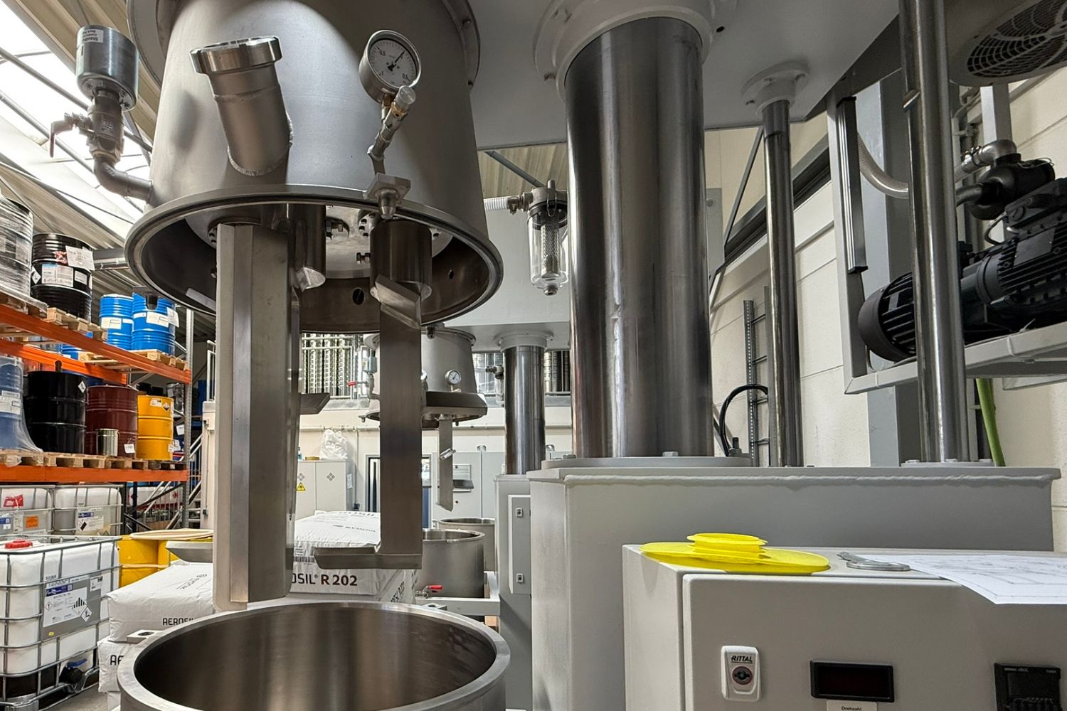 Grandes máquinas numa sala