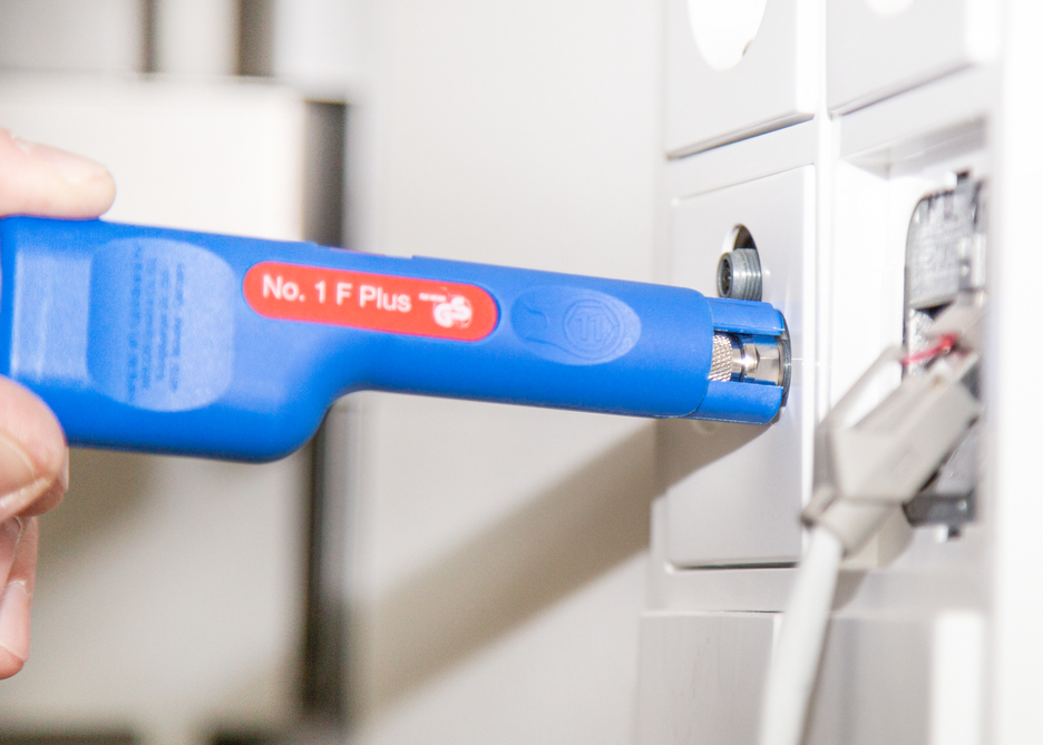 Coax-Stripper No 1 F Plus - adequado para conectores de parafuso F | para descarnar e retirar cabos coaxiais inclui auxiliar de destorcer