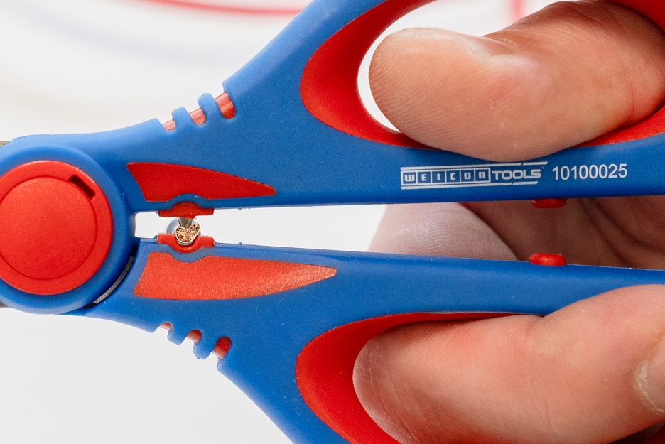 Electrician Scissors XL | pega com diâmetro grande para mãos pequenas e grandes, permitindo máxima transmissão de potência e uso seguro
