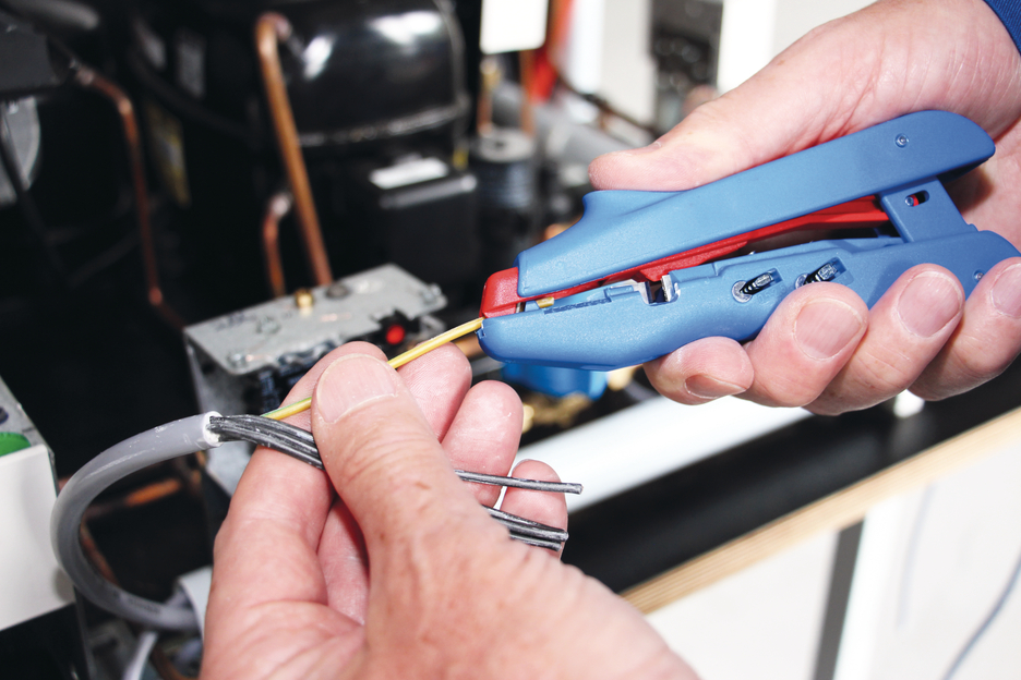 Duo-Ferramenta No. 300 | para descarnar e cravar I intervalo de trabalho 0,5 mm² - 6,0 mm²