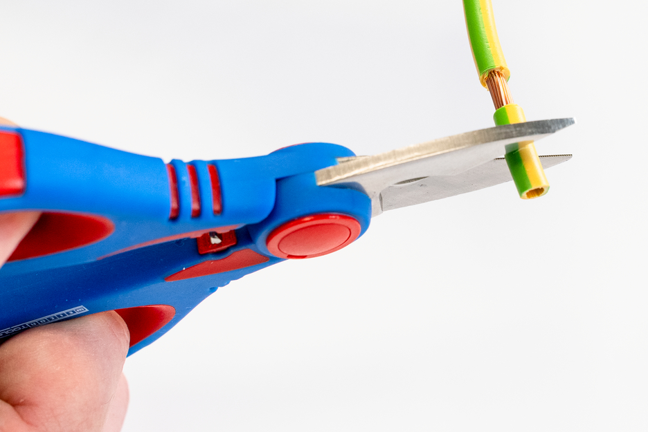 Electrician Scissors XL | pega com diâmetro grande para mãos pequenas e grandes, permitindo máxima transmissão de potência e uso seguro