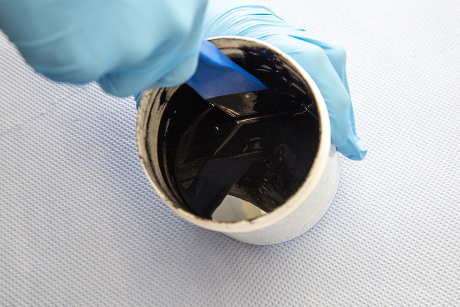 WEICON WR | sistema de resina epóxi com carga de aço para fundição e compensação de folgas