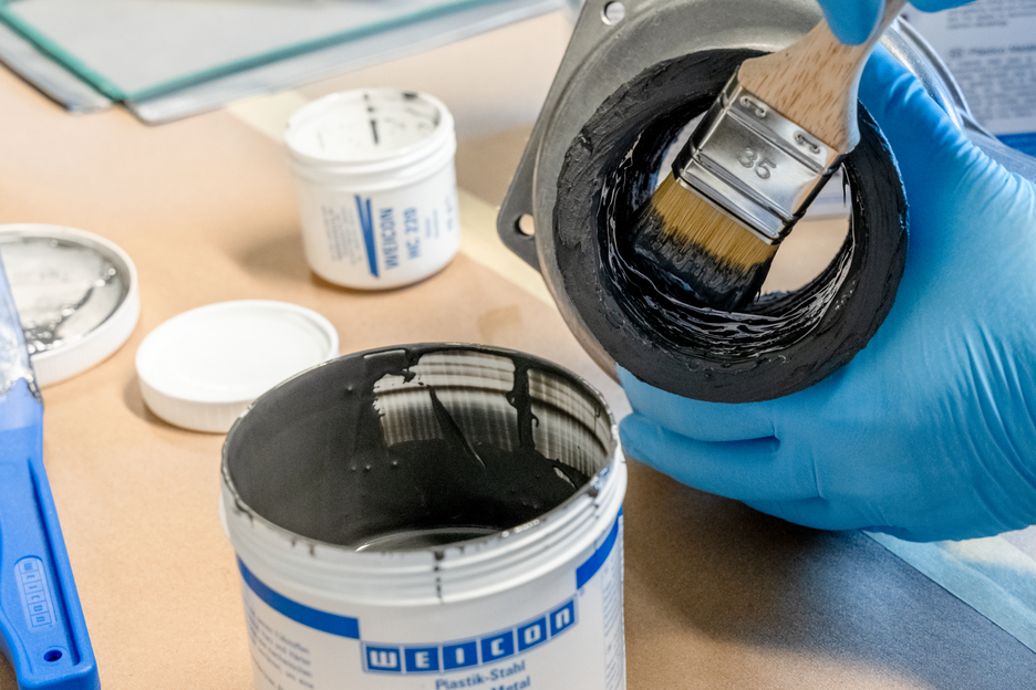 WEICON Cerâmico HC 220 | sistema de resina epóxi com carga cerâmica resistente a altas temperaturas para revestimento de proteção contra o desgaste