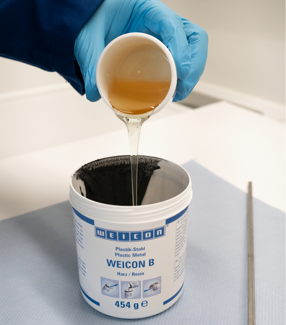 WEICON B | sistema de resina epóxi com carga de aço para reparações e moldagem