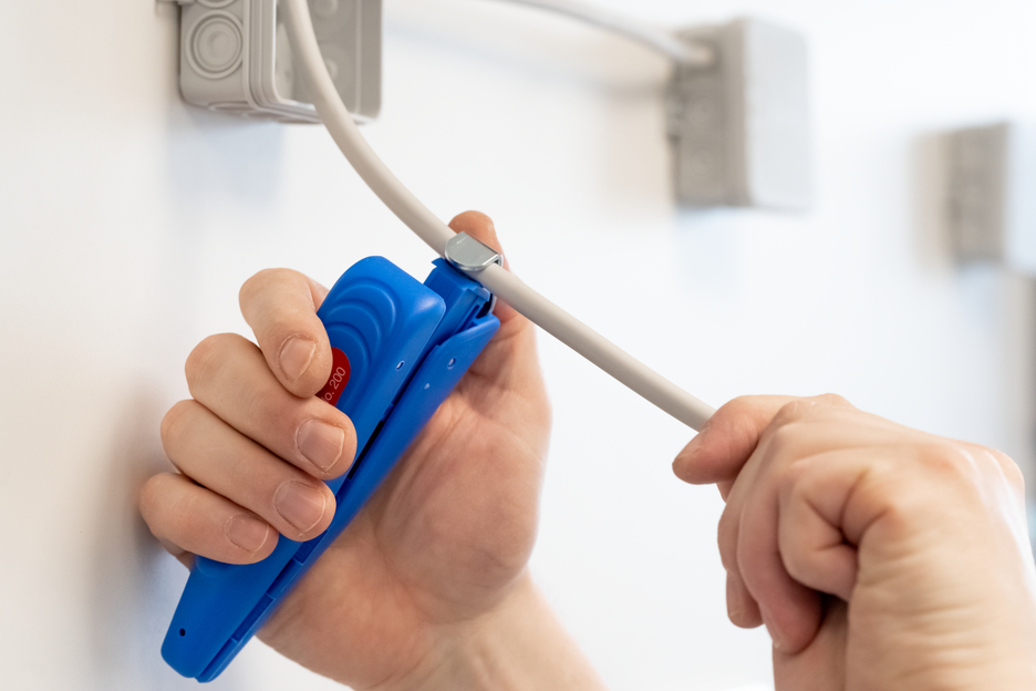 Sistema de Poliuretano Easy-Mix PU-240 | para descarnar e retirar cabos I diâmetro de trabalho descarne 0,5 - 6,0 mm² / descarne 4 - 28 mm Ø