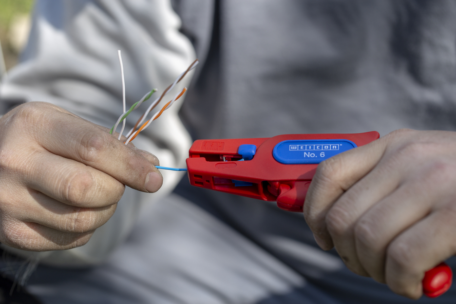 Kit de Alicate Descarnador de Isolamentos No. 6 | para trabalho sob tensão até 1.000 volts I intervalo de trabalho 0,2 - 6,0 mm²