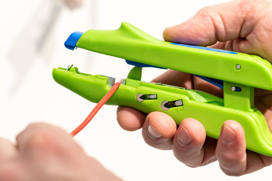 Duo-Crimp No. 300 Green Line | ferramenta de descarne sustentável I para descarnar e cravar I intervalo de trabalho 0,5 mm² - 6,0 mm²